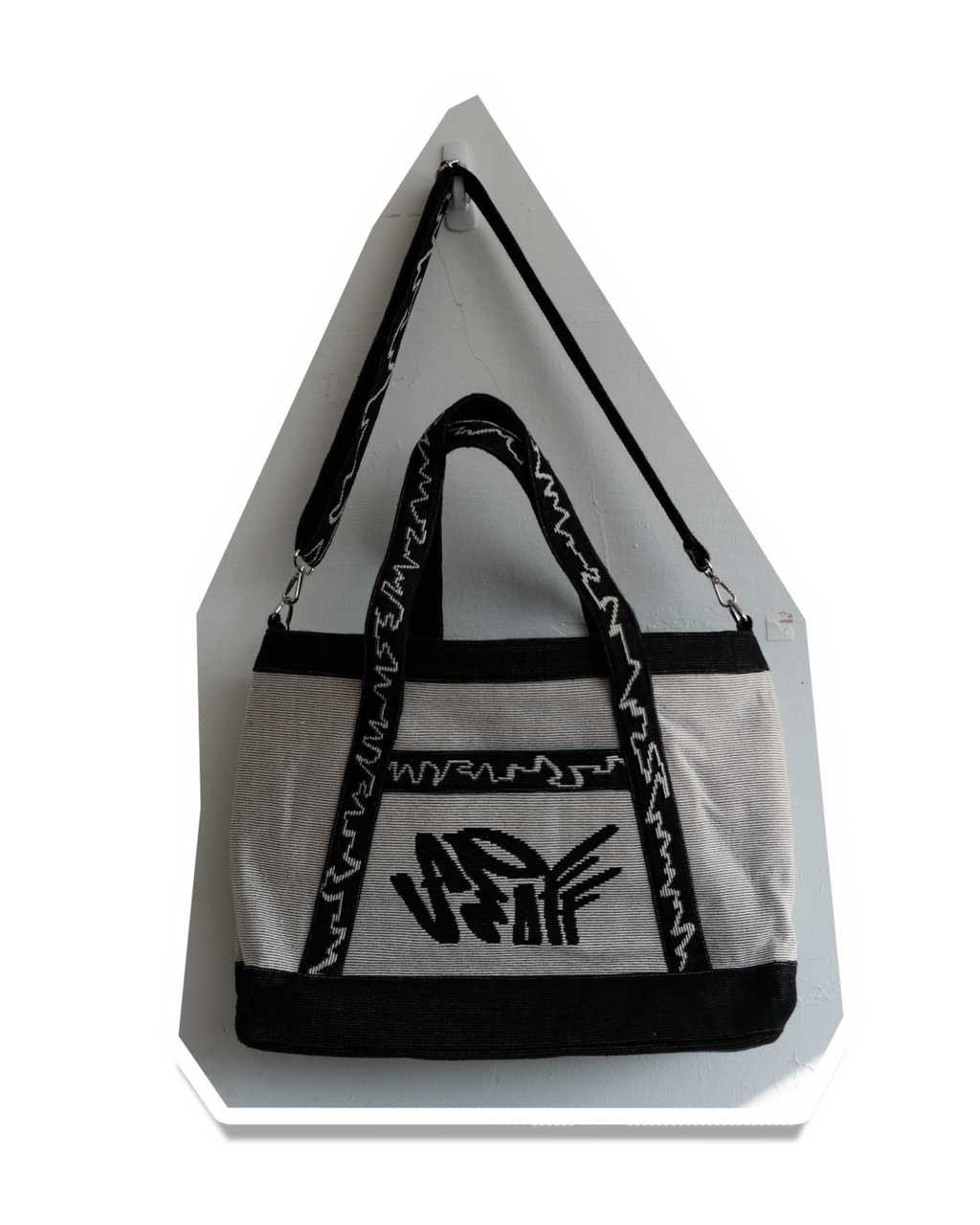 DRAGON iLLUSiON TOTE