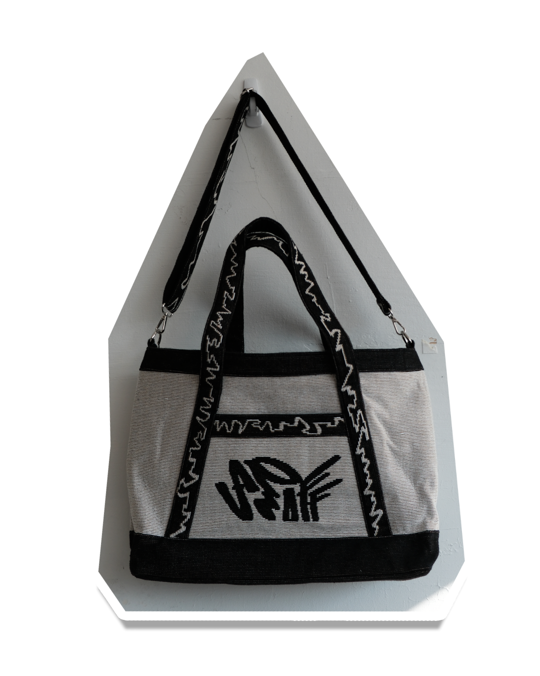 DRAGON iLLUSiON TOTE