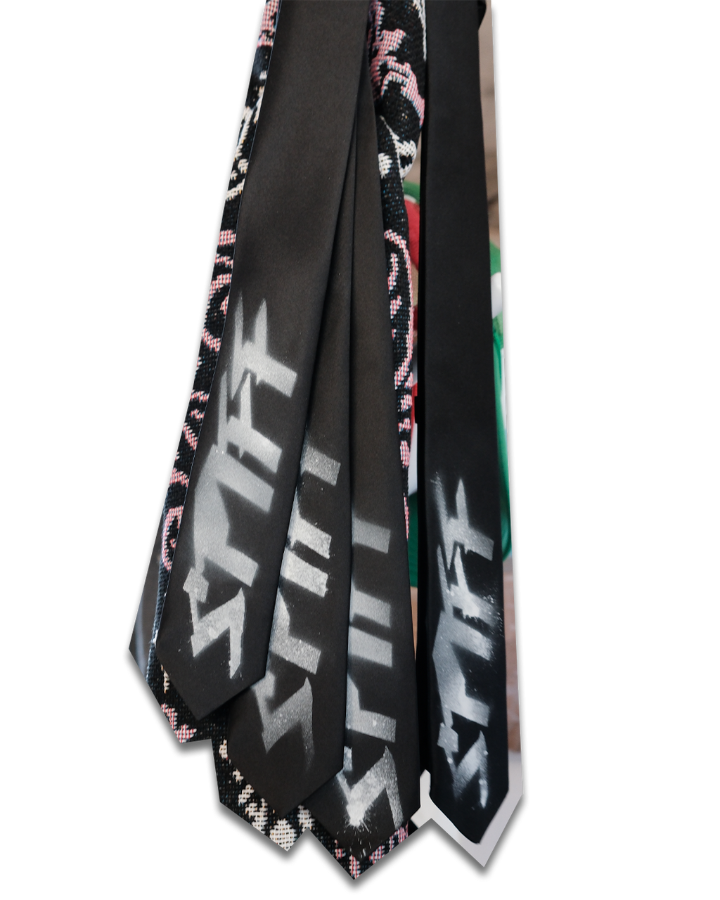 Uniform Tie (Spray Paint) DIY Pack