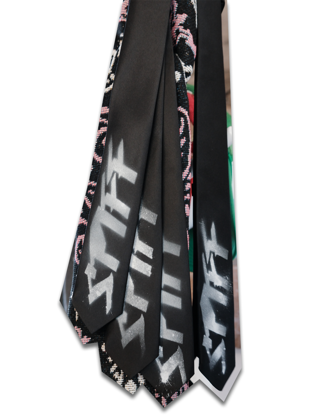 Uniform Tie (Spray Paint) DIY Pack